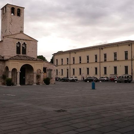 Residenza Mazzini Foligno Extérieur photo
