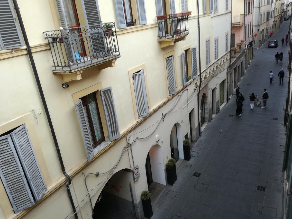 Residenza Mazzini Foligno Extérieur photo